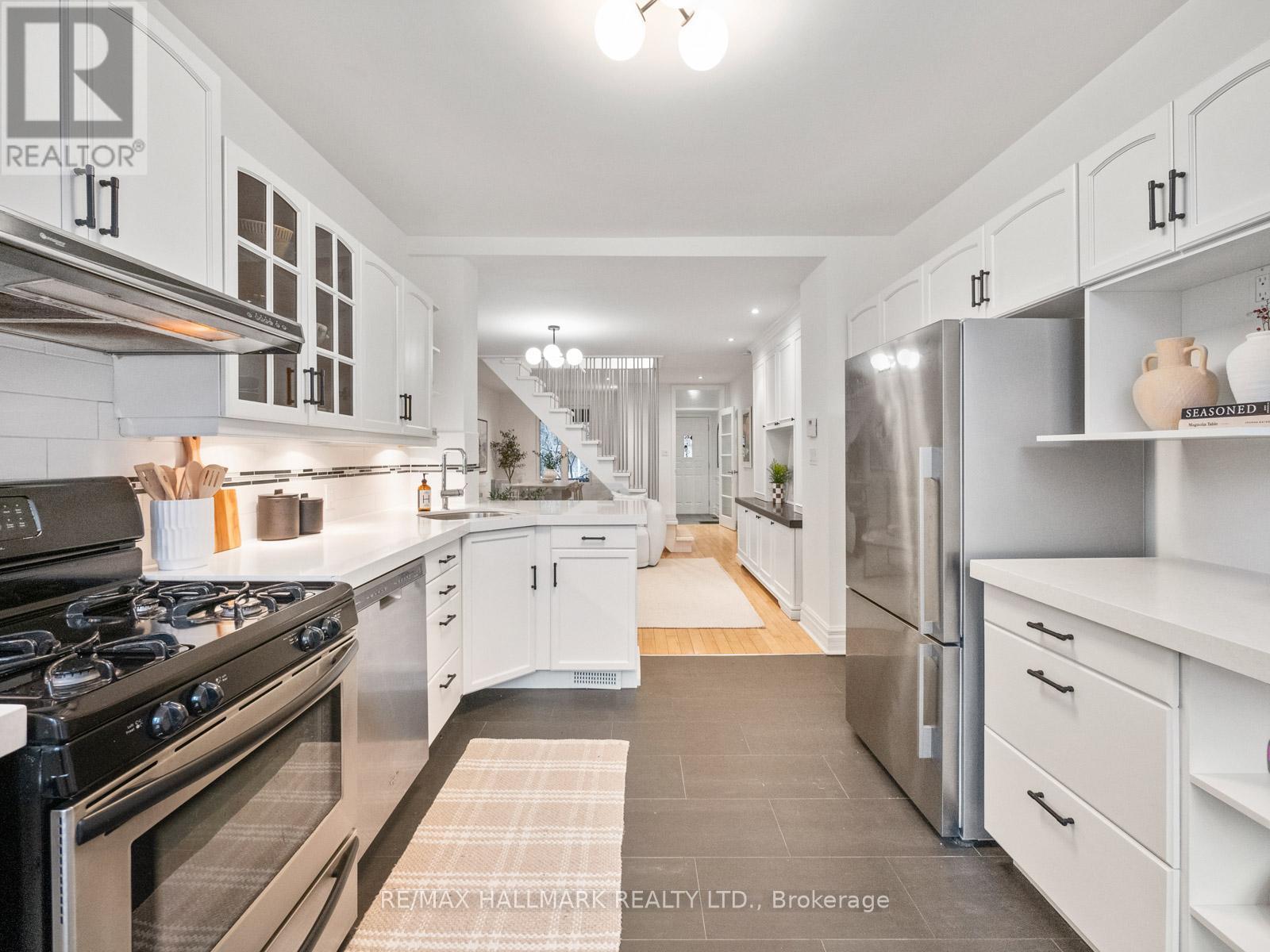 132 Withrow Avenue, Toronto, ON - Indoor Photo Showing Kitchen