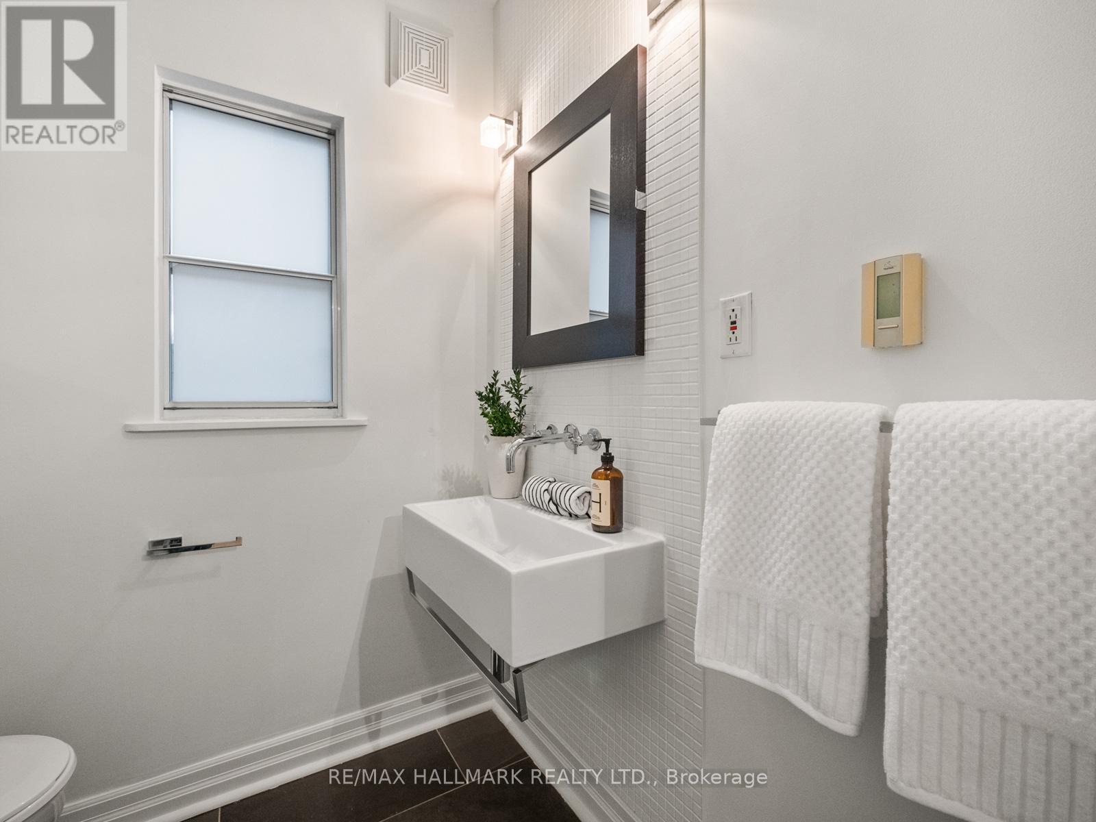 132 Withrow Avenue, Toronto, ON - Indoor Photo Showing Bathroom
