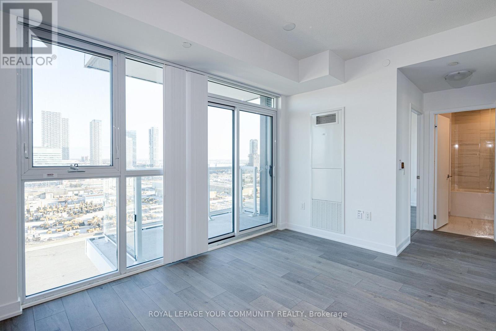 1801 - 38 Honeycrisp Crescent, Vaughan, ON - Indoor Photo Showing Other Room