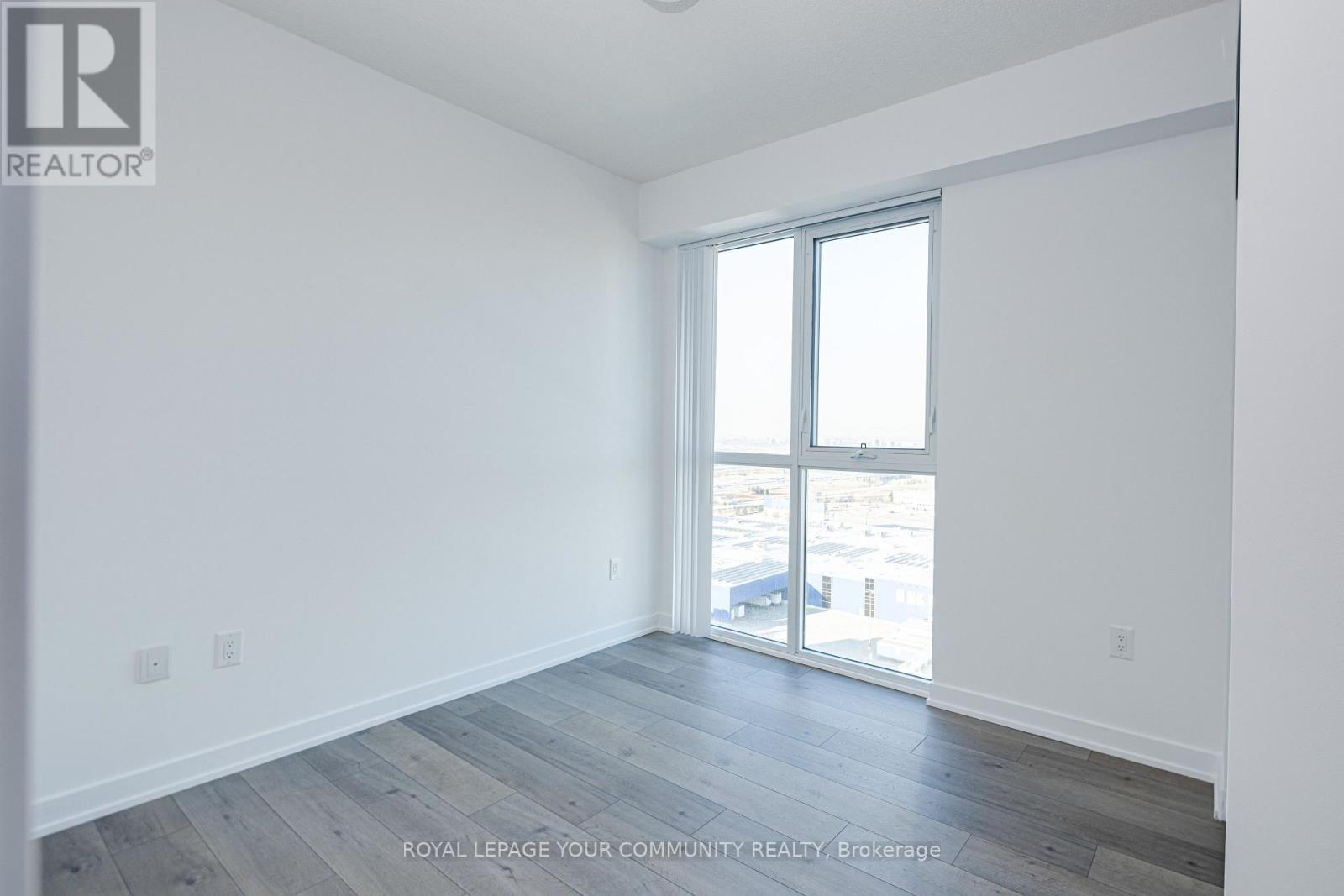 1801 - 38 Honeycrisp Crescent, Vaughan, ON - Indoor Photo Showing Other Room