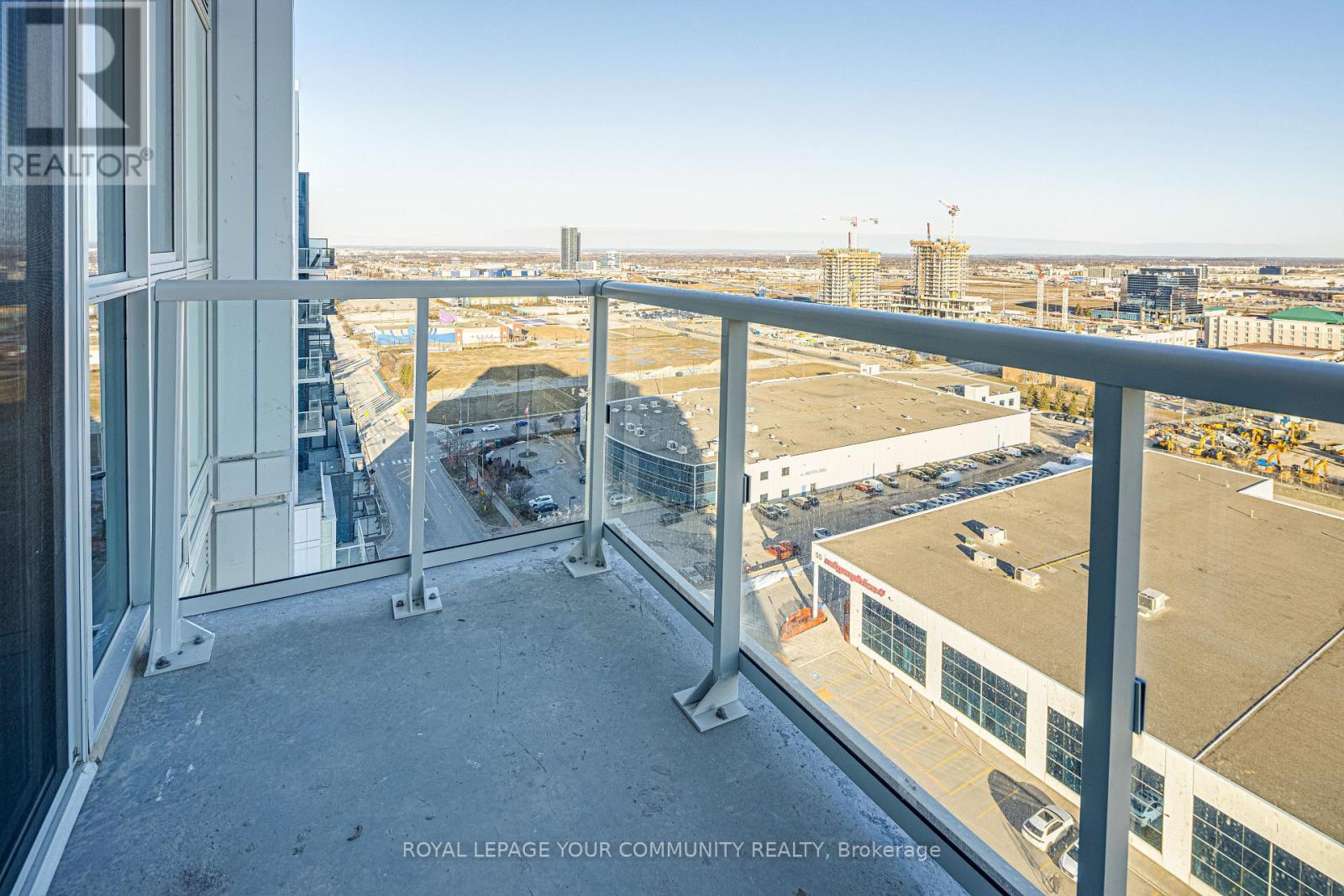 1801 - 38 Honeycrisp Crescent, Vaughan, ON - Outdoor With View
