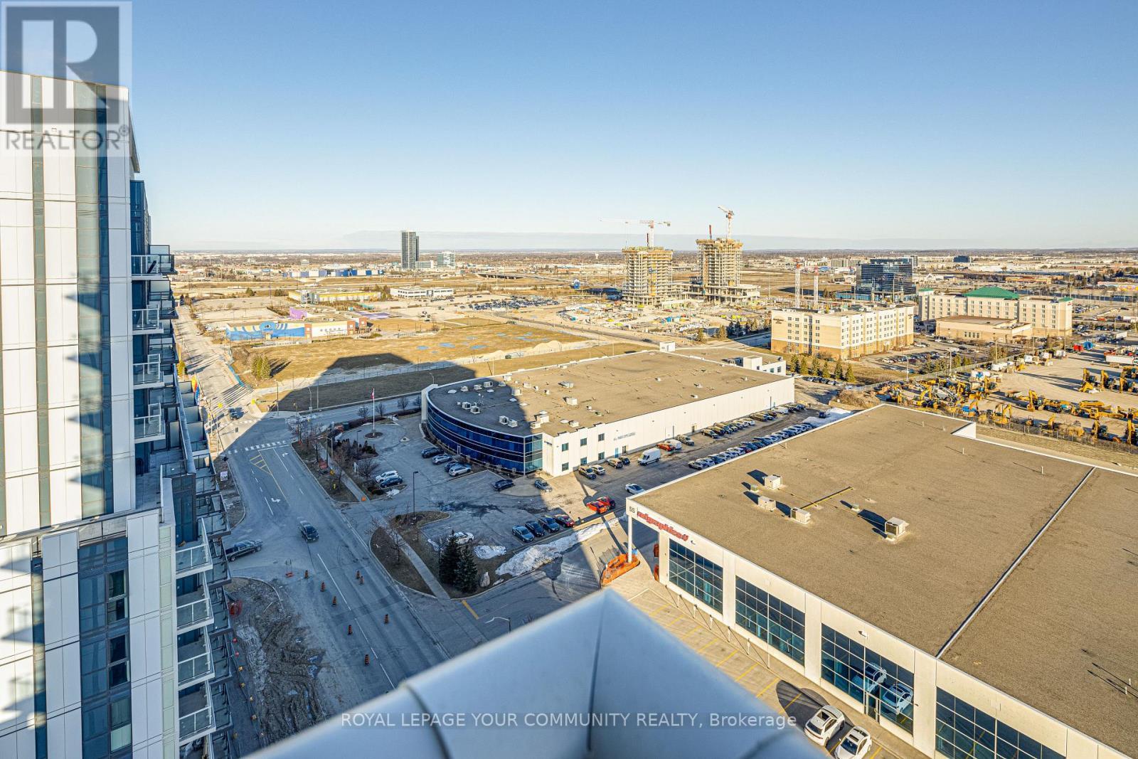 1801 - 38 Honeycrisp Crescent, Vaughan, ON - Outdoor With View