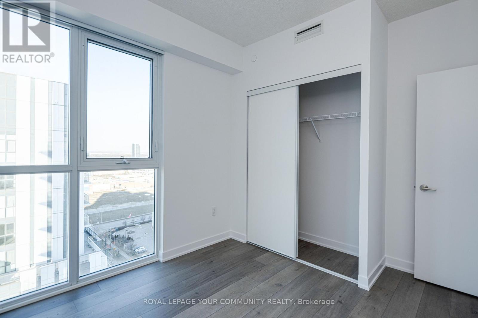 1801 - 38 Honeycrisp Crescent, Vaughan, ON - Indoor Photo Showing Other Room