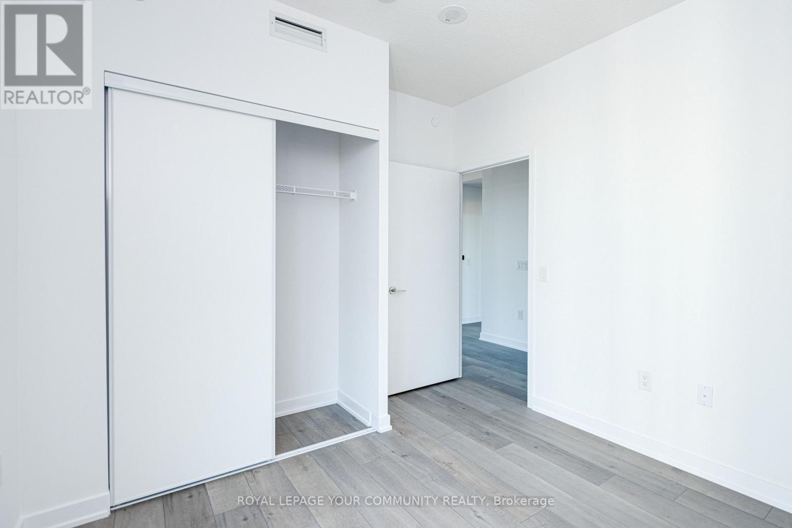 1801 - 38 Honeycrisp Crescent, Vaughan, ON - Indoor Photo Showing Other Room