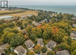 Scenic trail walk to the shores of Lake Ontario -