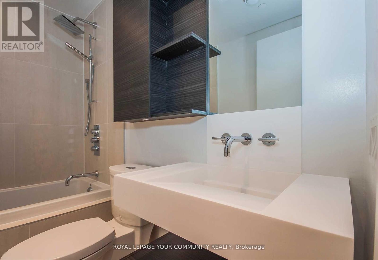 1701 - 5 St Joseph Street, Toronto, ON - Indoor Photo Showing Bathroom