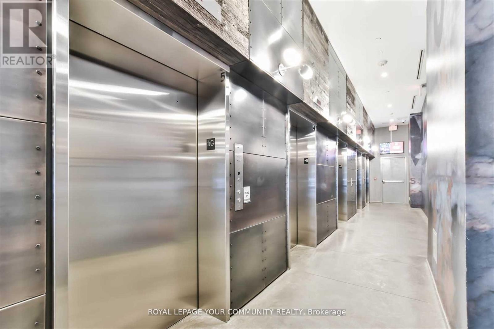 1701 - 5 St Joseph Street, Toronto, ON - Indoor Photo Showing Other Room