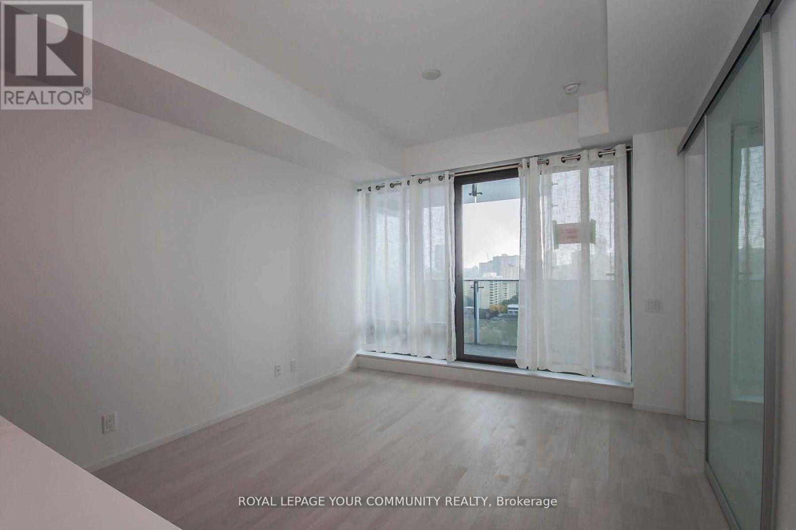 1701 - 5 St Joseph Street, Toronto, ON - Indoor Photo Showing Other Room