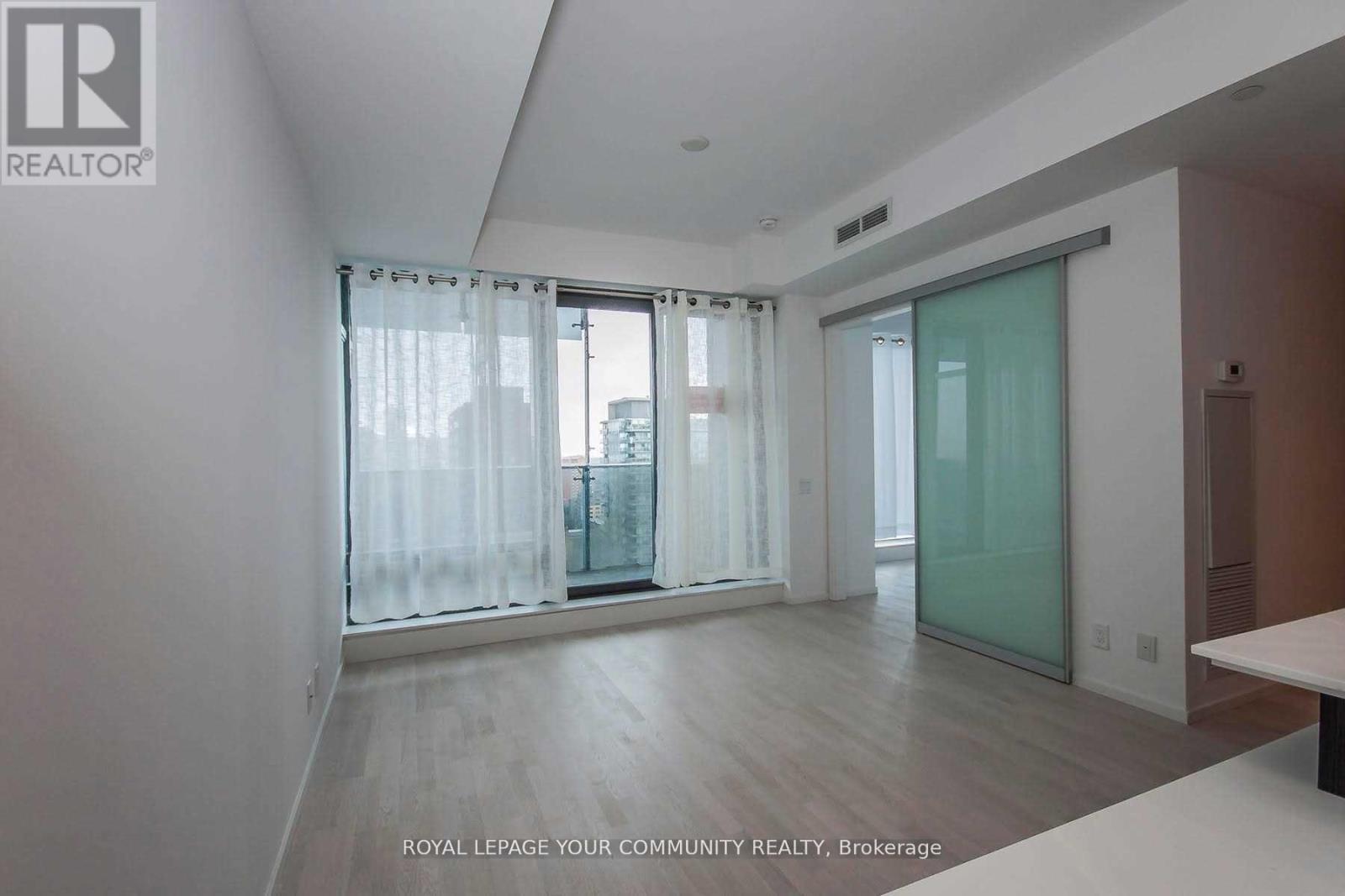 1701 - 5 St Joseph Street, Toronto, ON - Indoor Photo Showing Other Room