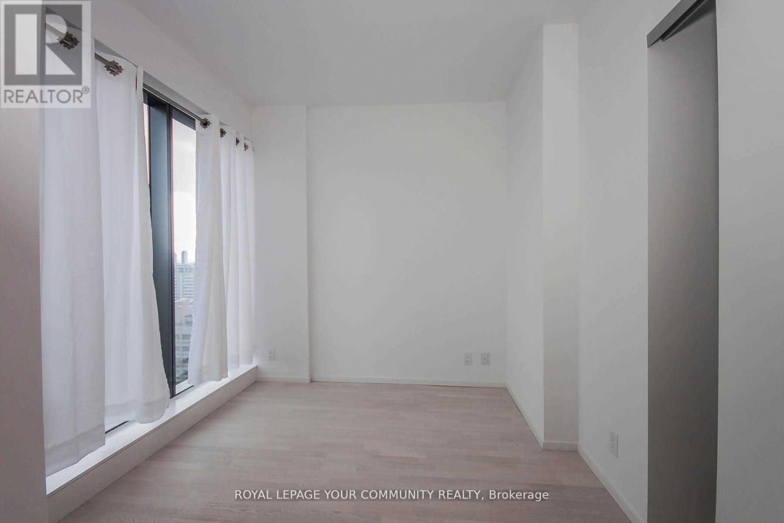 1701 - 5 St Joseph Street, Toronto, ON - Indoor Photo Showing Other Room