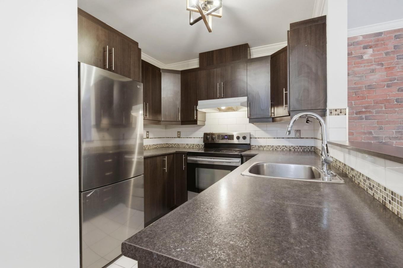 Cuisine - 6690 Rue Claudel, Brossard, QC - Indoor Photo Showing Kitchen