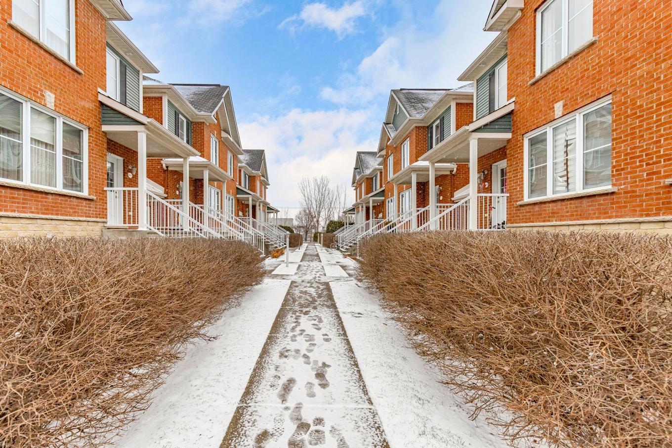 Vue d'ensemble - 6690 Rue Claudel, Brossard, QC - Outdoor With Facade