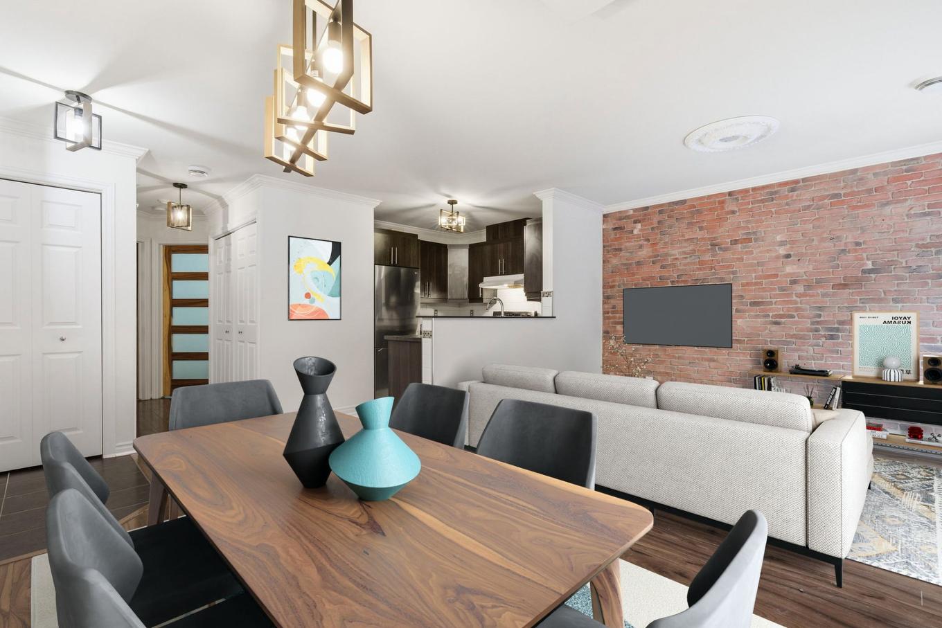 Vue d'ensemble - 6690 Rue Claudel, Brossard, QC - Indoor Photo Showing Dining Room With Fireplace