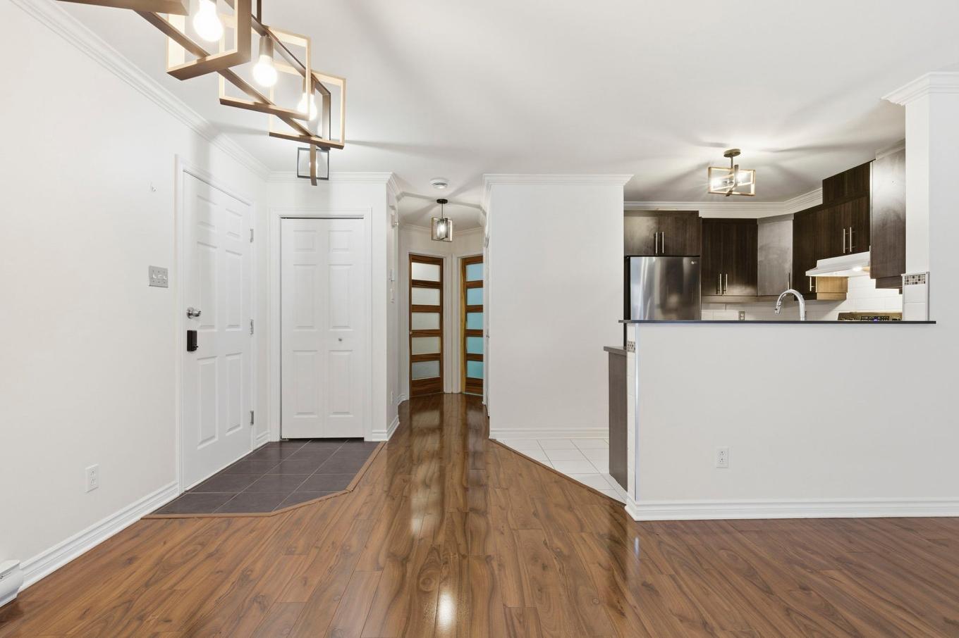 Hall d'entrée/Vestibule - 6690 Rue Claudel, Brossard, QC - Indoor