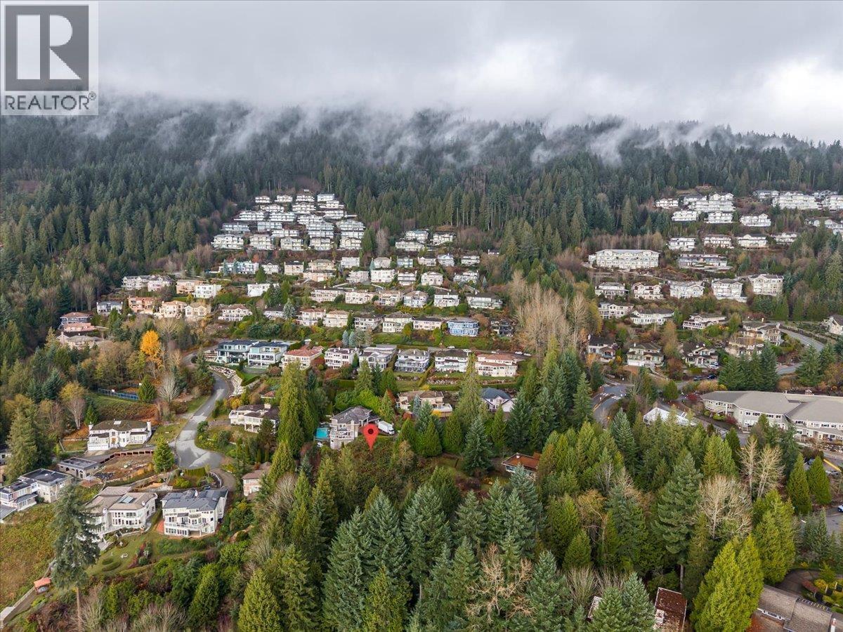 2320 Chairlift Close, West Vancouver, BC