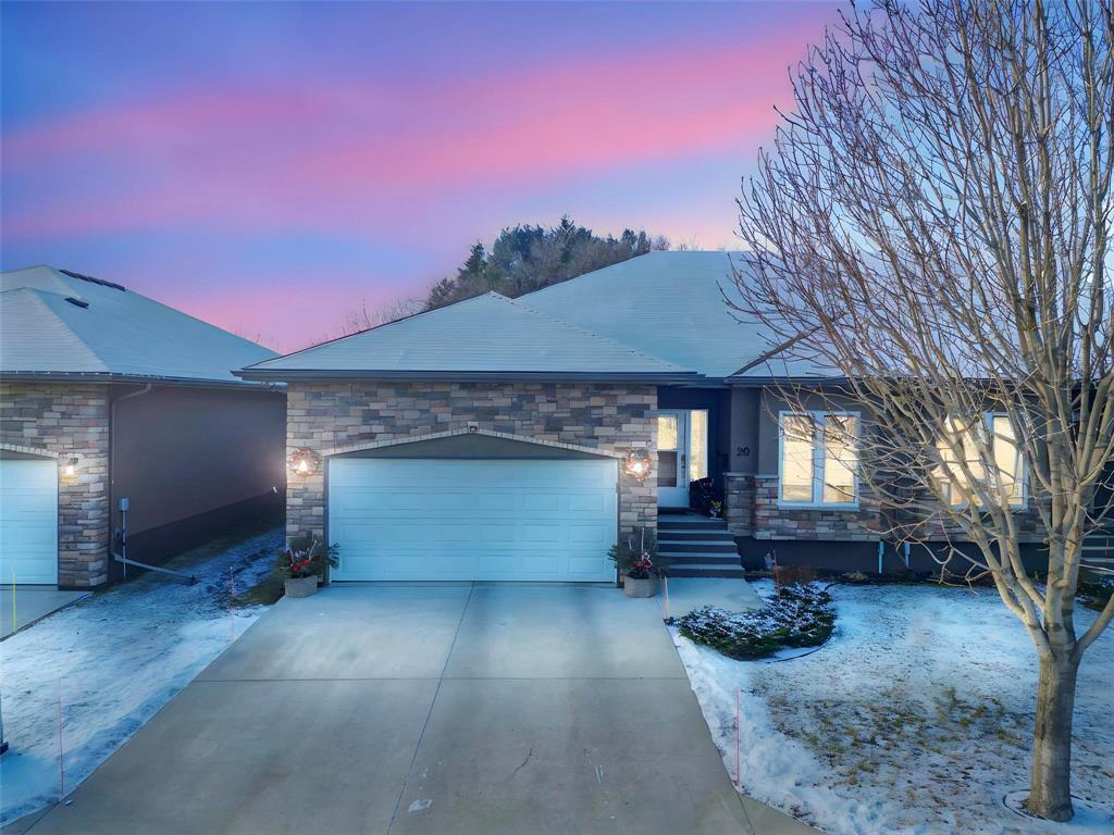 20 Bayhill Crescent, Brandon, MB - Outdoor