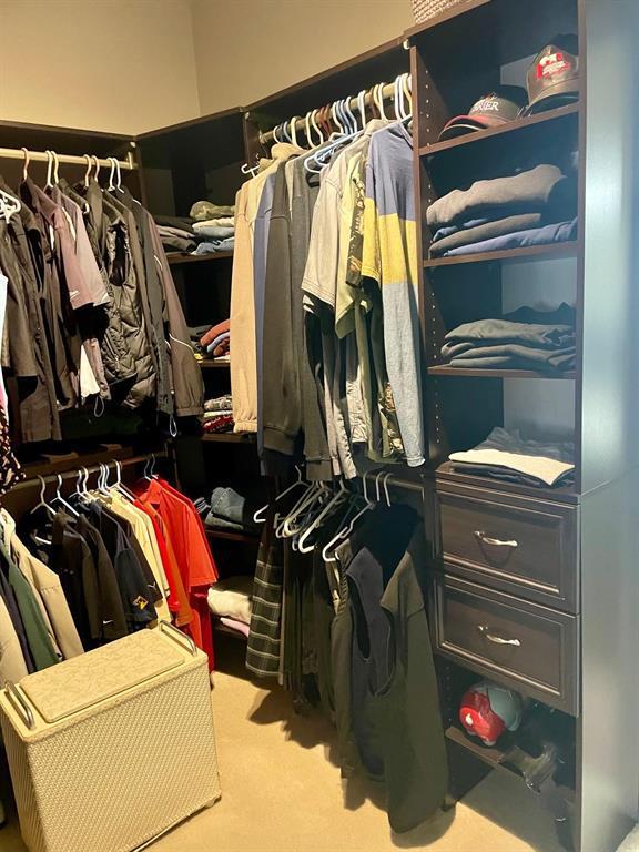 20 Bayhill Crescent, Brandon, MB - Indoor With Storage