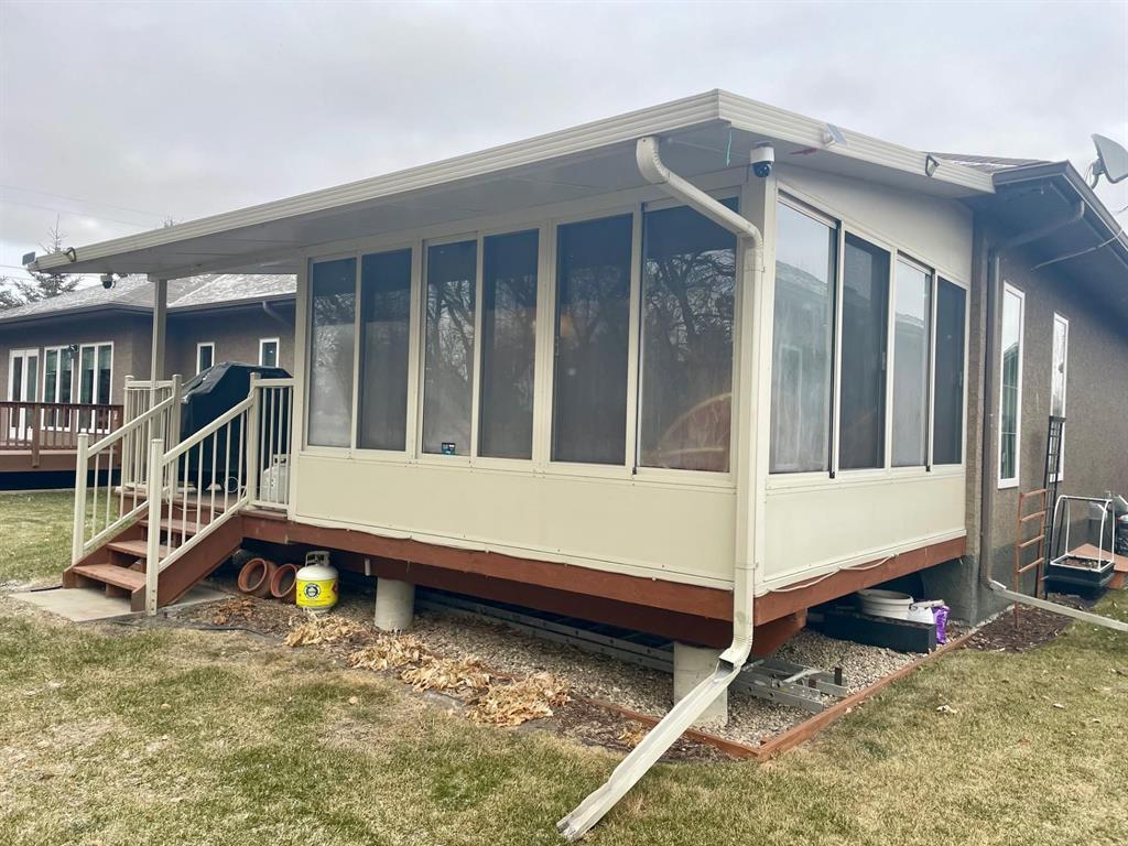 20 Bayhill Crescent, Brandon, MB - Outdoor With Exterior