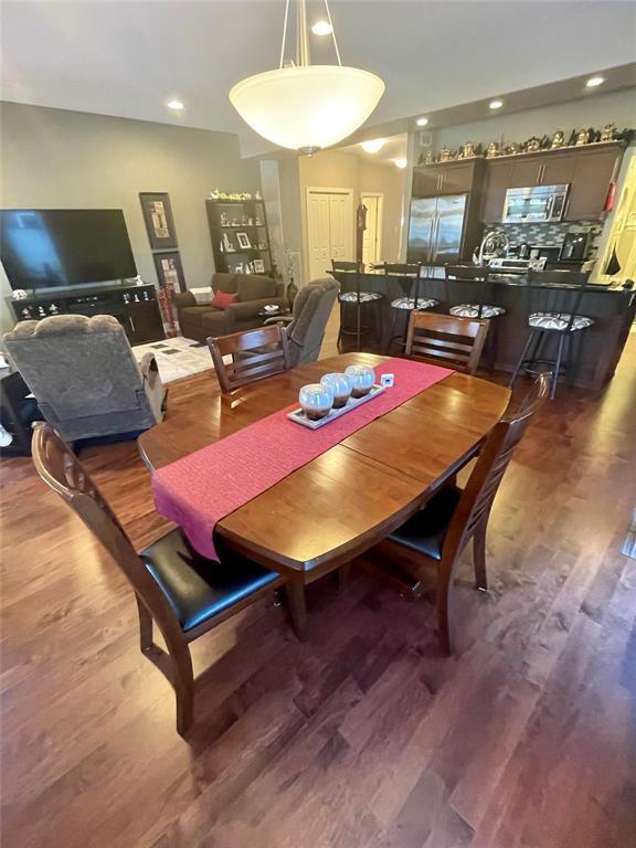 20 Bayhill Crescent, Brandon, MB - Indoor Photo Showing Dining Room