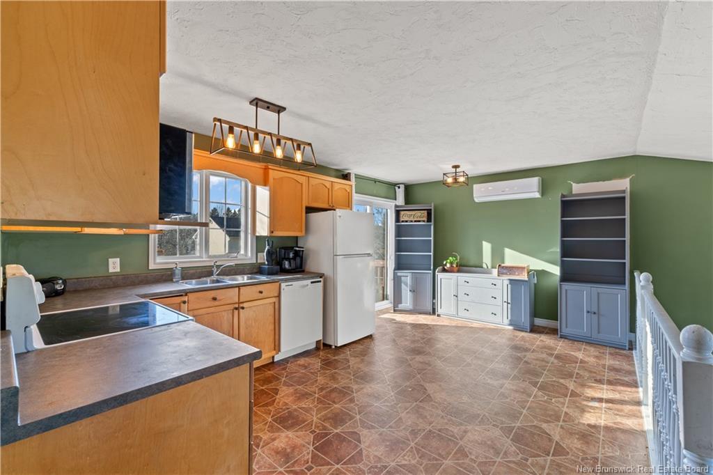 24 Aral Crt, Moncton, NB