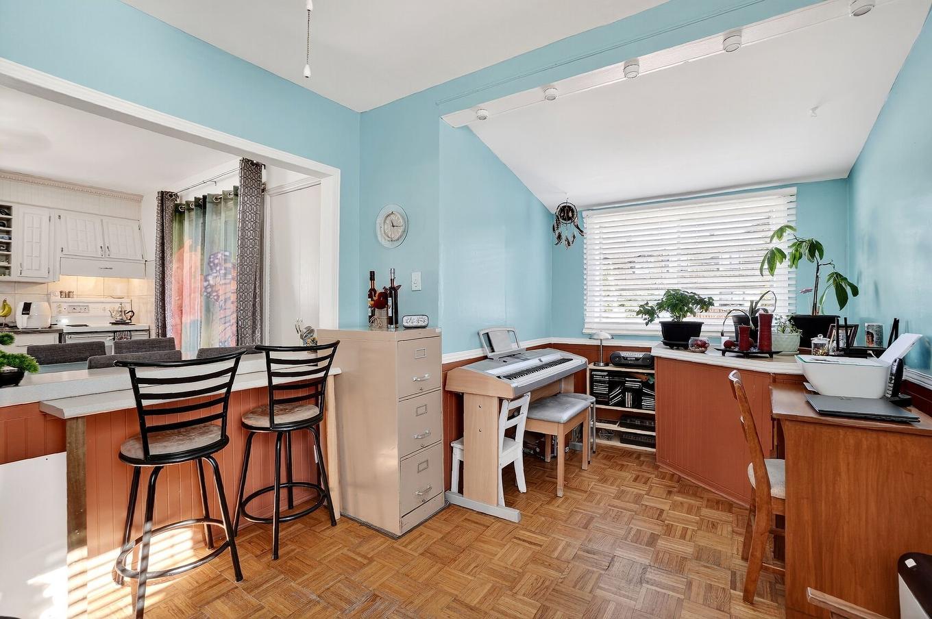 Dining room - 693 79E Avenue, Laval (Chomedey), QC - Indoor Photo Showing Office