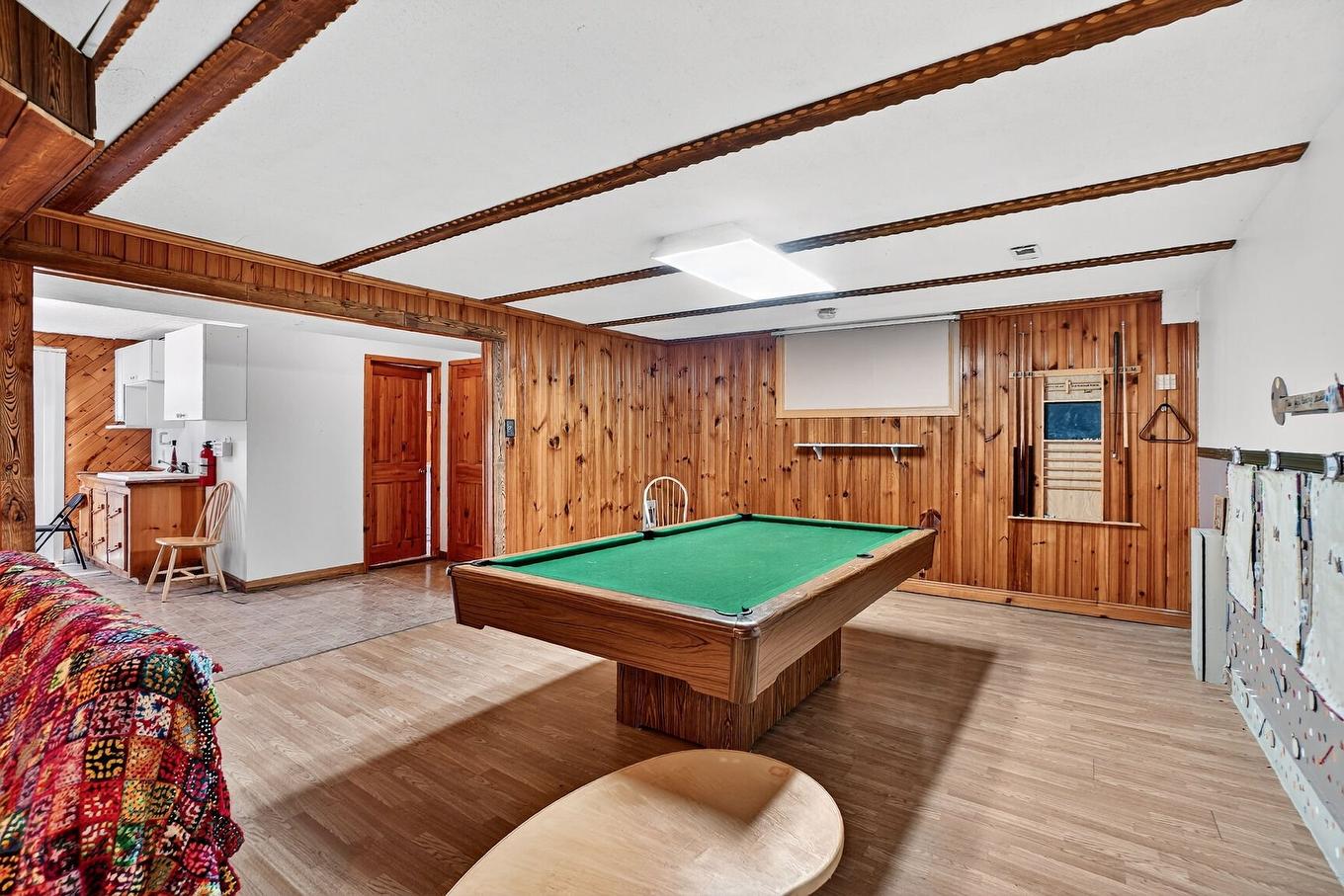 Family room - 14 Rue St-Luc, Châteauguay, QC - Indoor Photo Showing Other Room