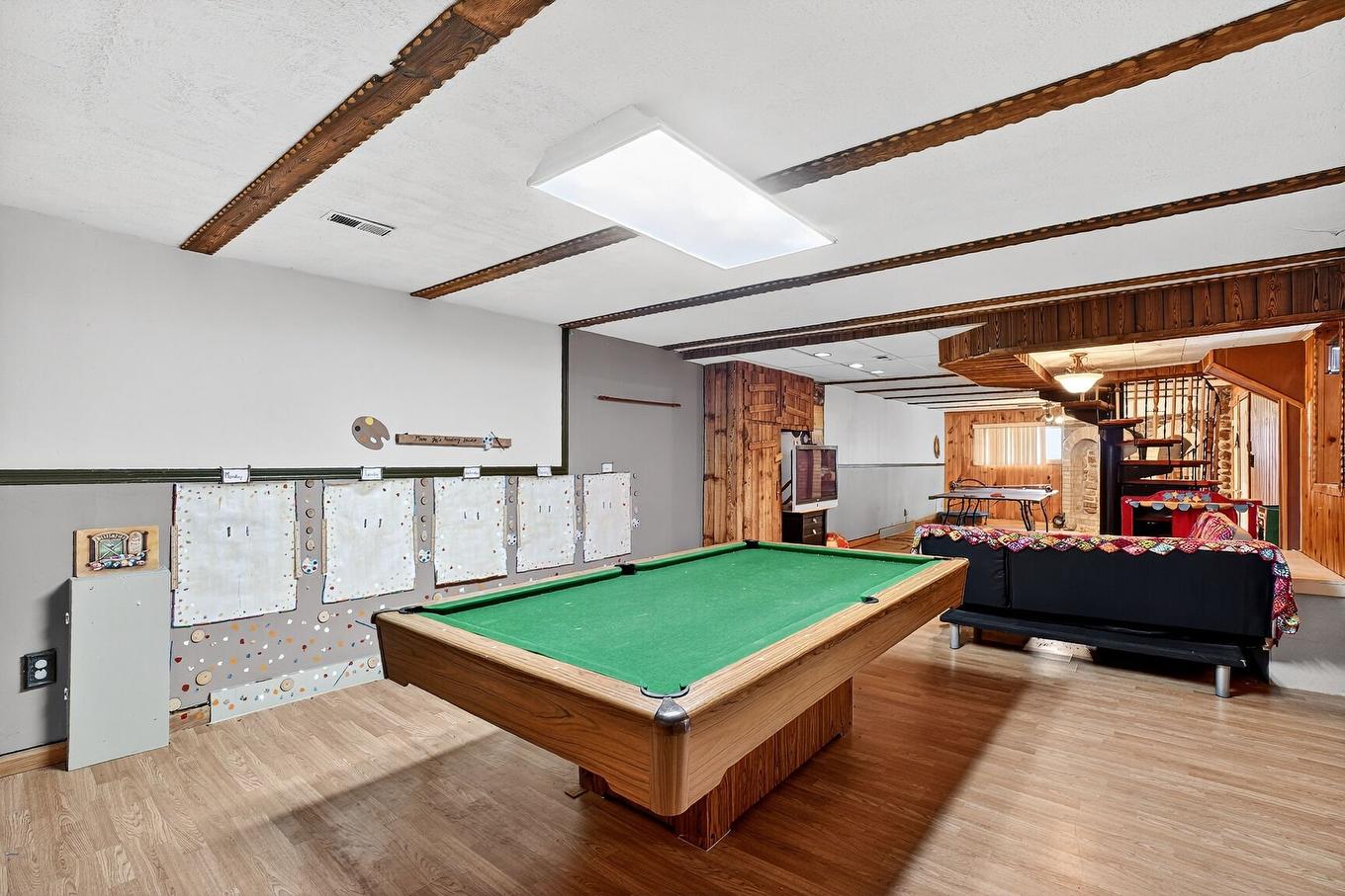 Family room - 14 Rue St-Luc, Châteauguay, QC - Indoor Photo Showing Other Room