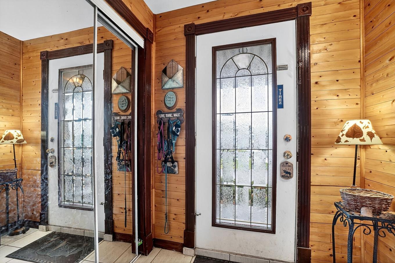 Hall - 14 Rue St-Luc, Châteauguay, QC - Indoor Photo Showing Other Room