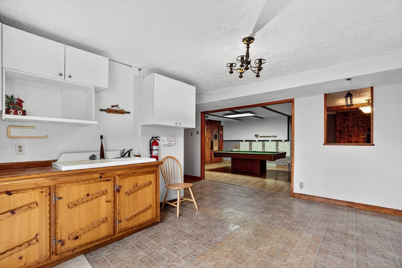 Kitchen - 14 Rue St-Luc, Châteauguay, QC - Indoor