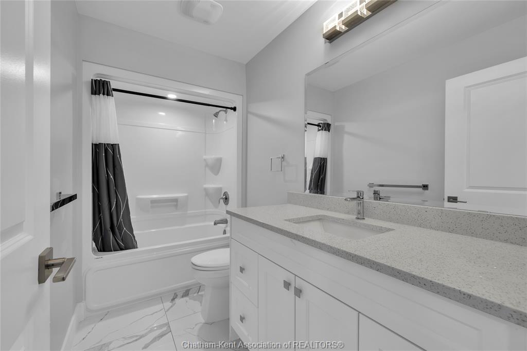 794 Keil Drive South, Chatham, ON