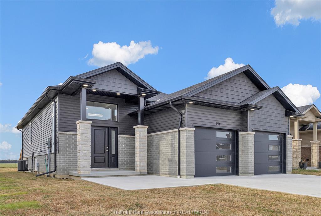 794 Keil Drive South, Chatham, ON