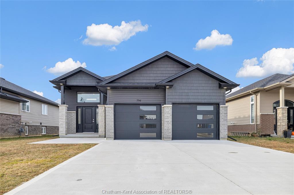 794 Keil Drive South, Chatham, ON