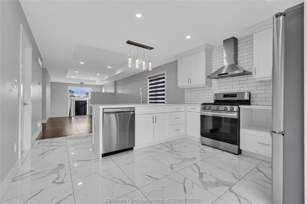 794 Keil Drive South, Chatham, ON