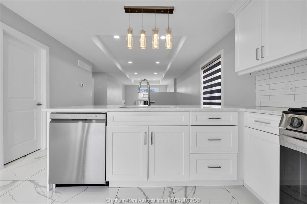 794 Keil Drive South, Chatham, ON