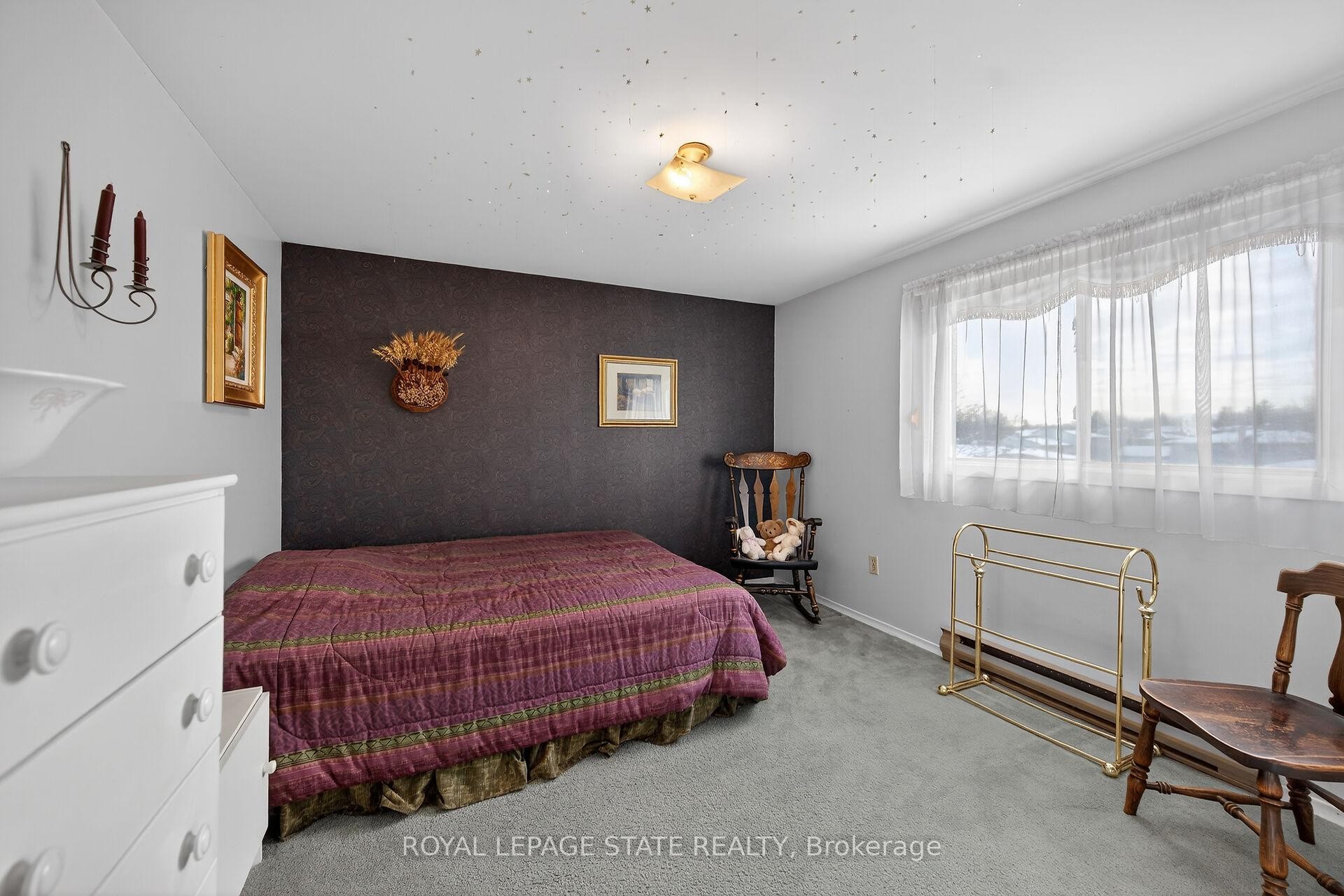 356 Cranbrook Drive, Hamilton, ON - Indoor Photo Showing Bedroom
