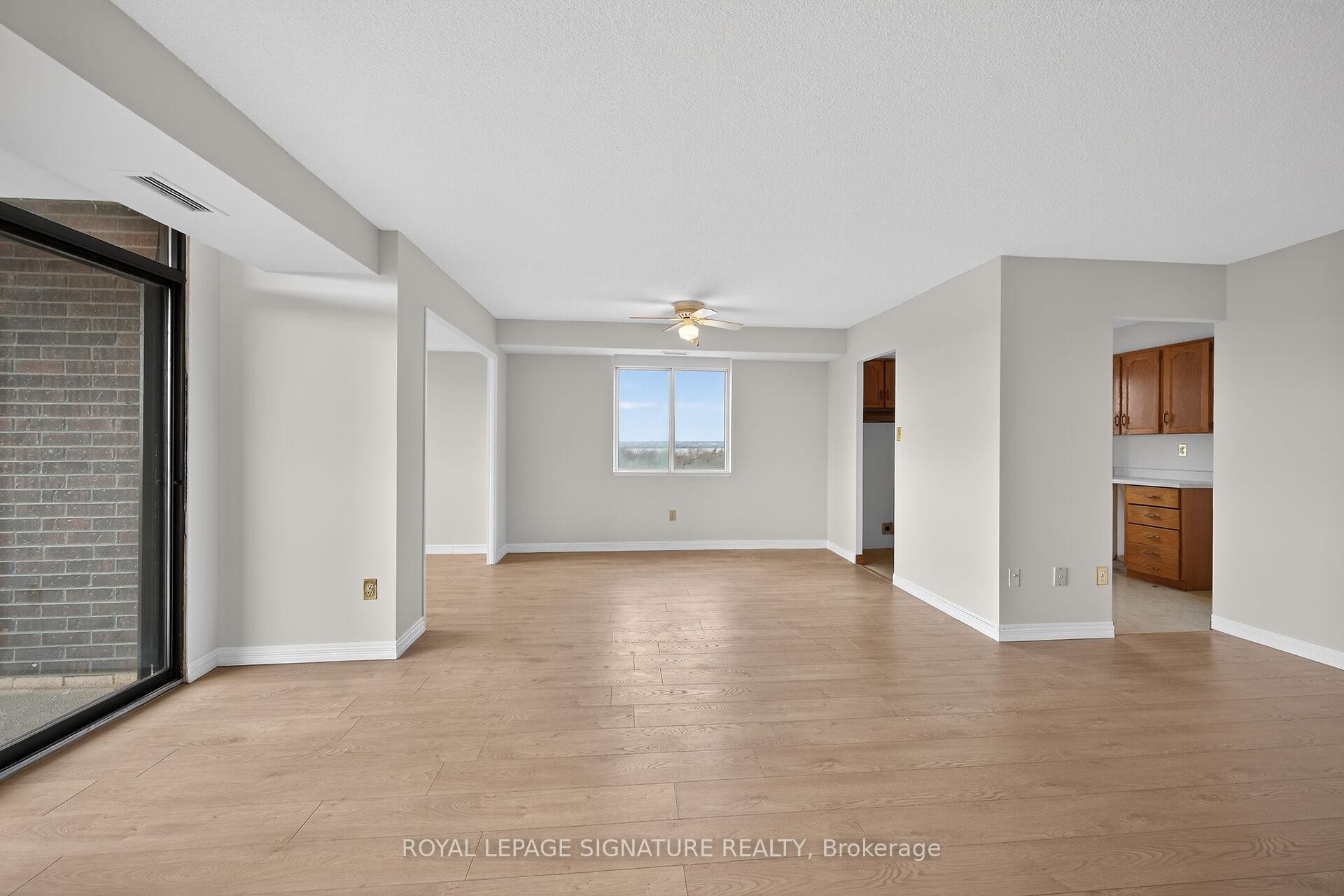 907-301 Frances Avenue, Hamilton, ON - Indoor Photo Showing Other Room