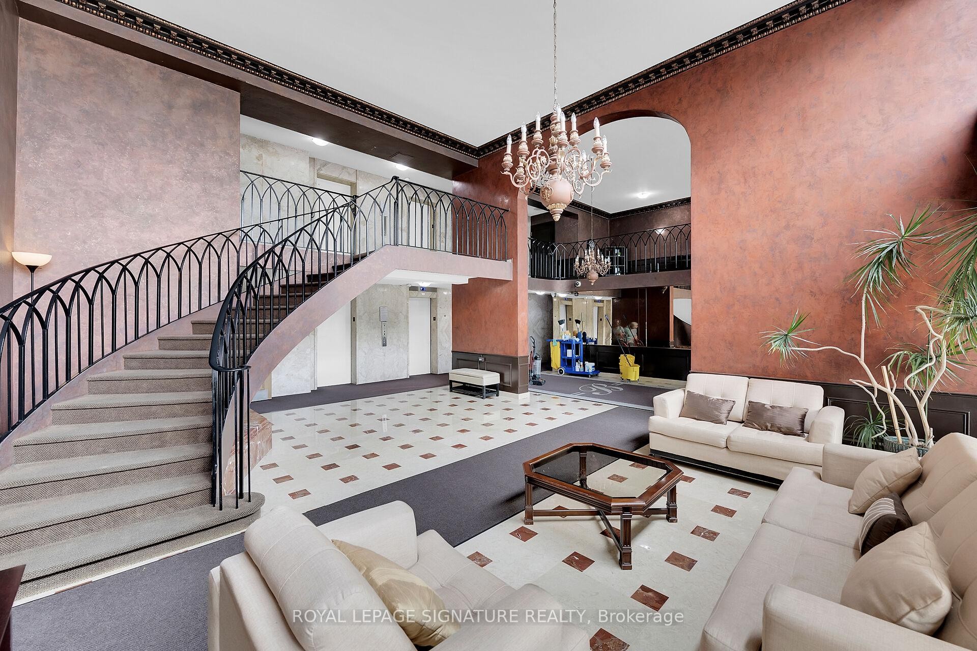 907-301 Frances Avenue, Hamilton, ON - Indoor