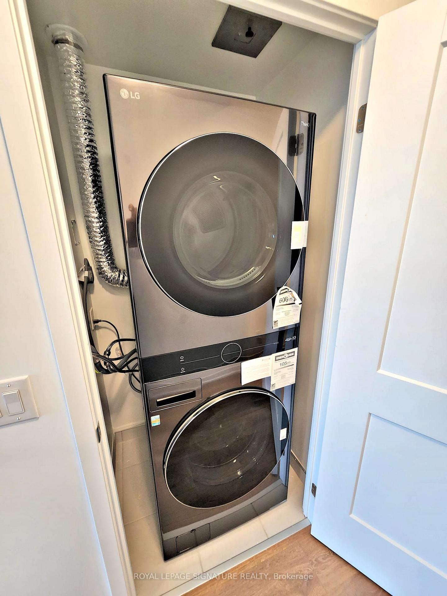 1428-498 Caldari Road, Vaughan, ON - Indoor Photo Showing Laundry Room
