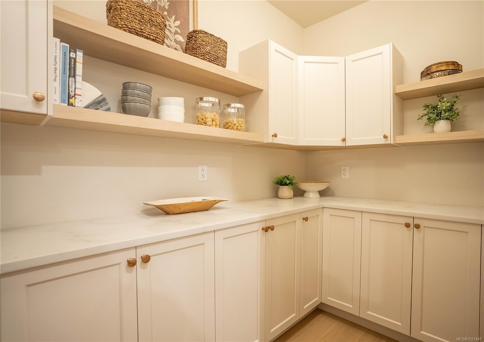 1563 Marble Pl, Langford, BC - Indoor Photo Showing Other Room