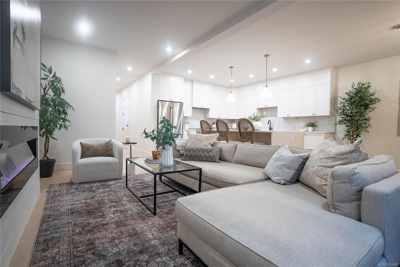 1563 Marble Pl, Langford, BC - Indoor Photo Showing Living Room