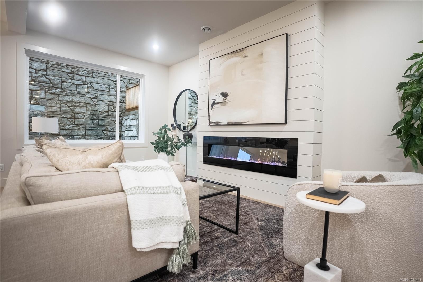 1565 Marble Pl, Langford, BC - Indoor Photo Showing Living Room With Fireplace