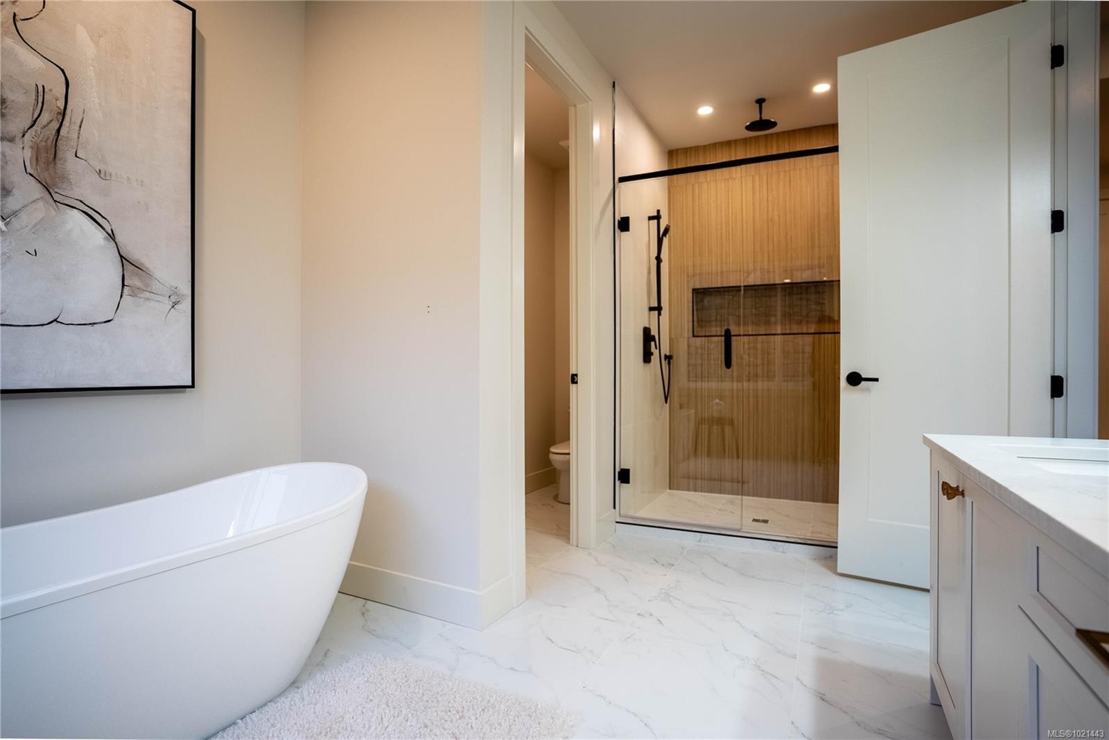 1565 Marble Pl, Langford, BC - Indoor Photo Showing Bathroom