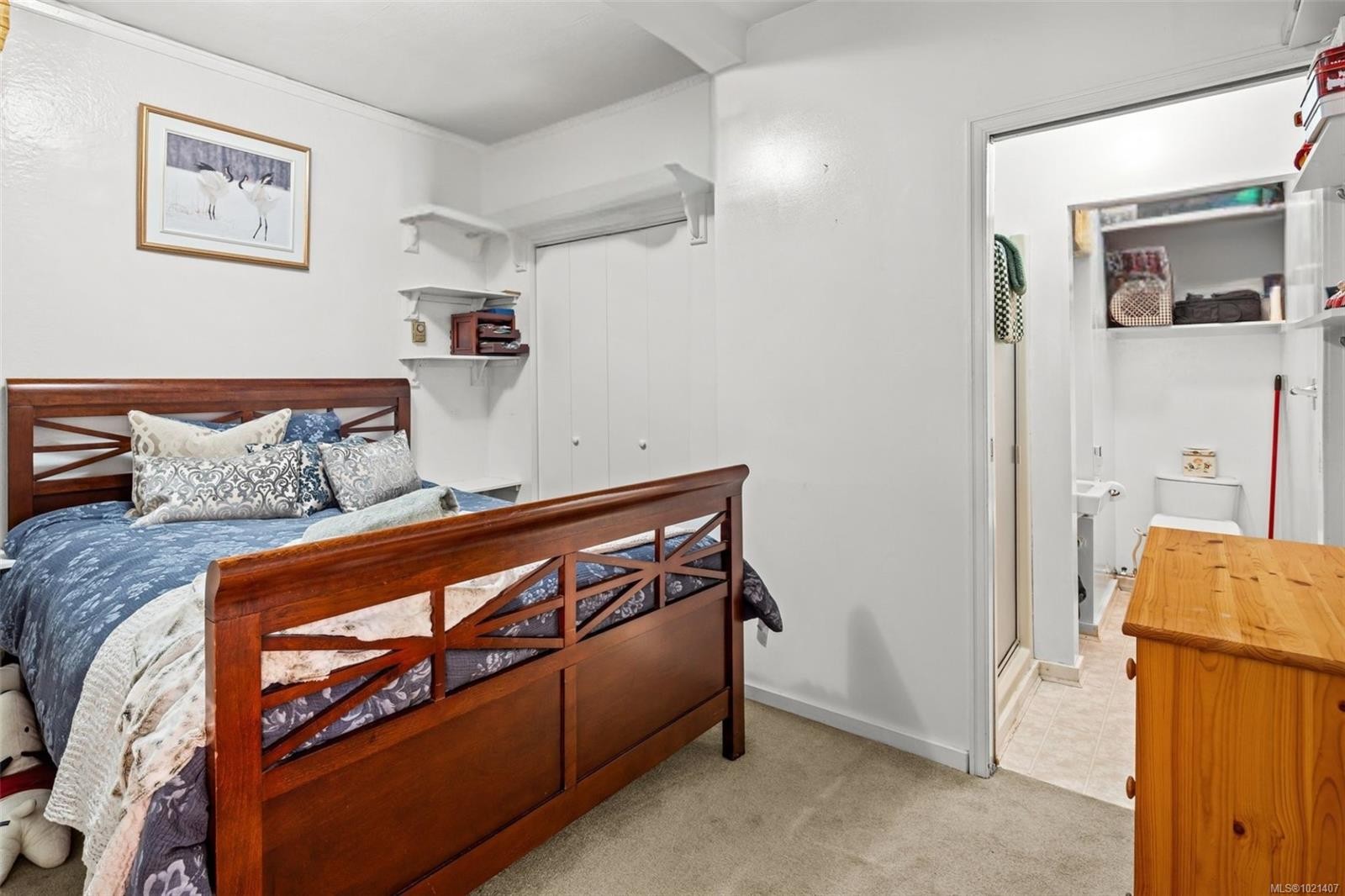 1043/1045 Belmont Ave, Victoria, BC - Indoor Photo Showing Bedroom