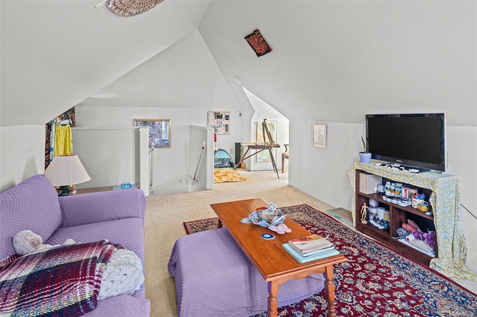 1043/1045 Belmont Ave, Victoria, BC - Indoor