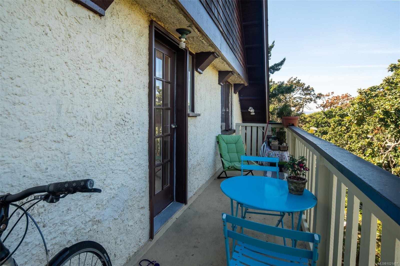 1043/1045 Belmont Ave, Victoria, BC - Outdoor