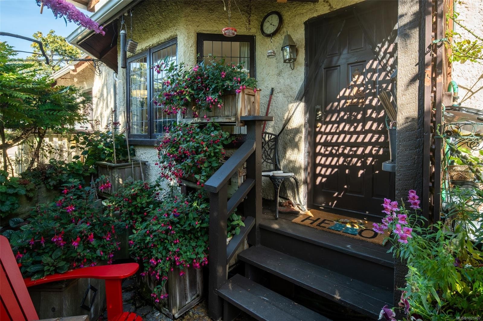 1043/1045 Belmont Ave, Victoria, BC - Outdoor