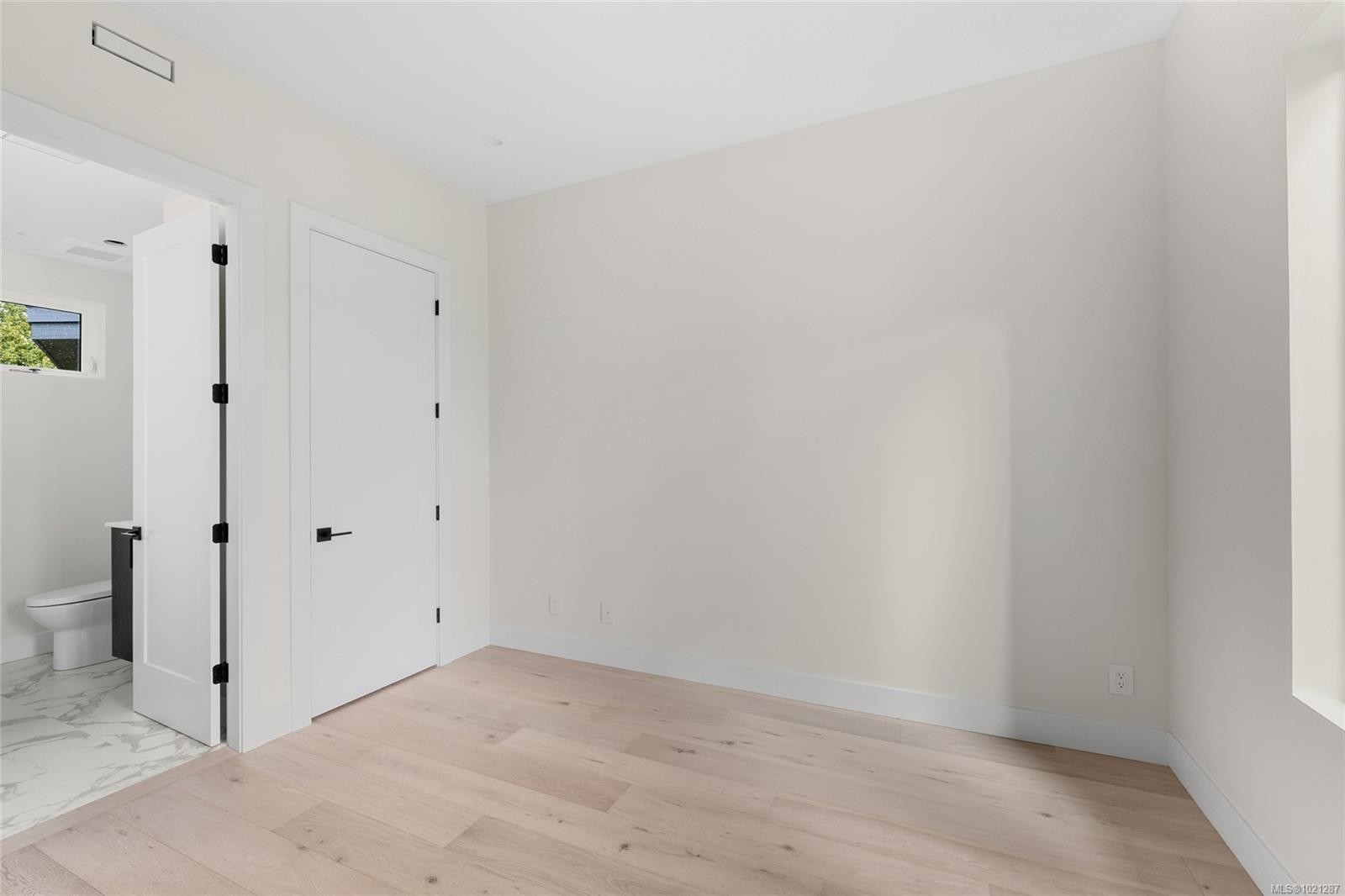 2293 Adela Pl, Sidney, BC