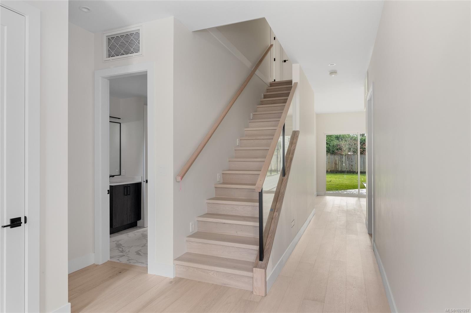 2293 Adela Pl, Sidney, BC