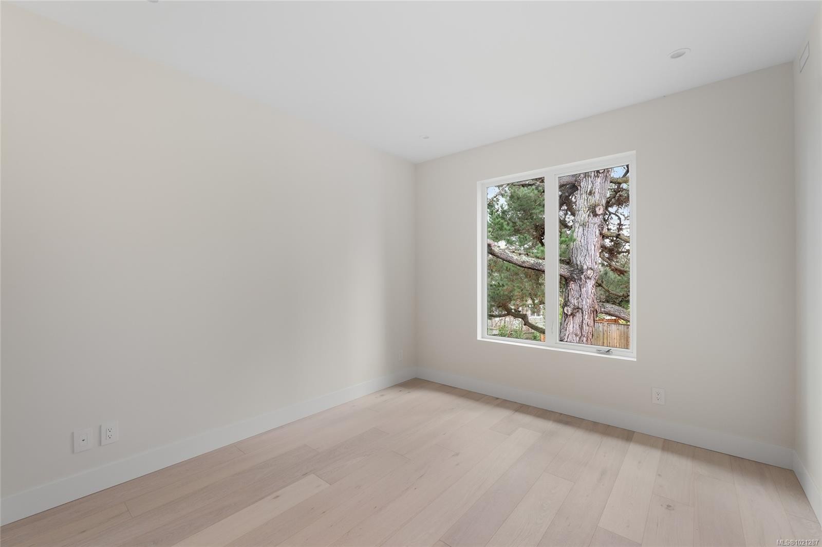 2293 Adela Pl, Sidney, BC