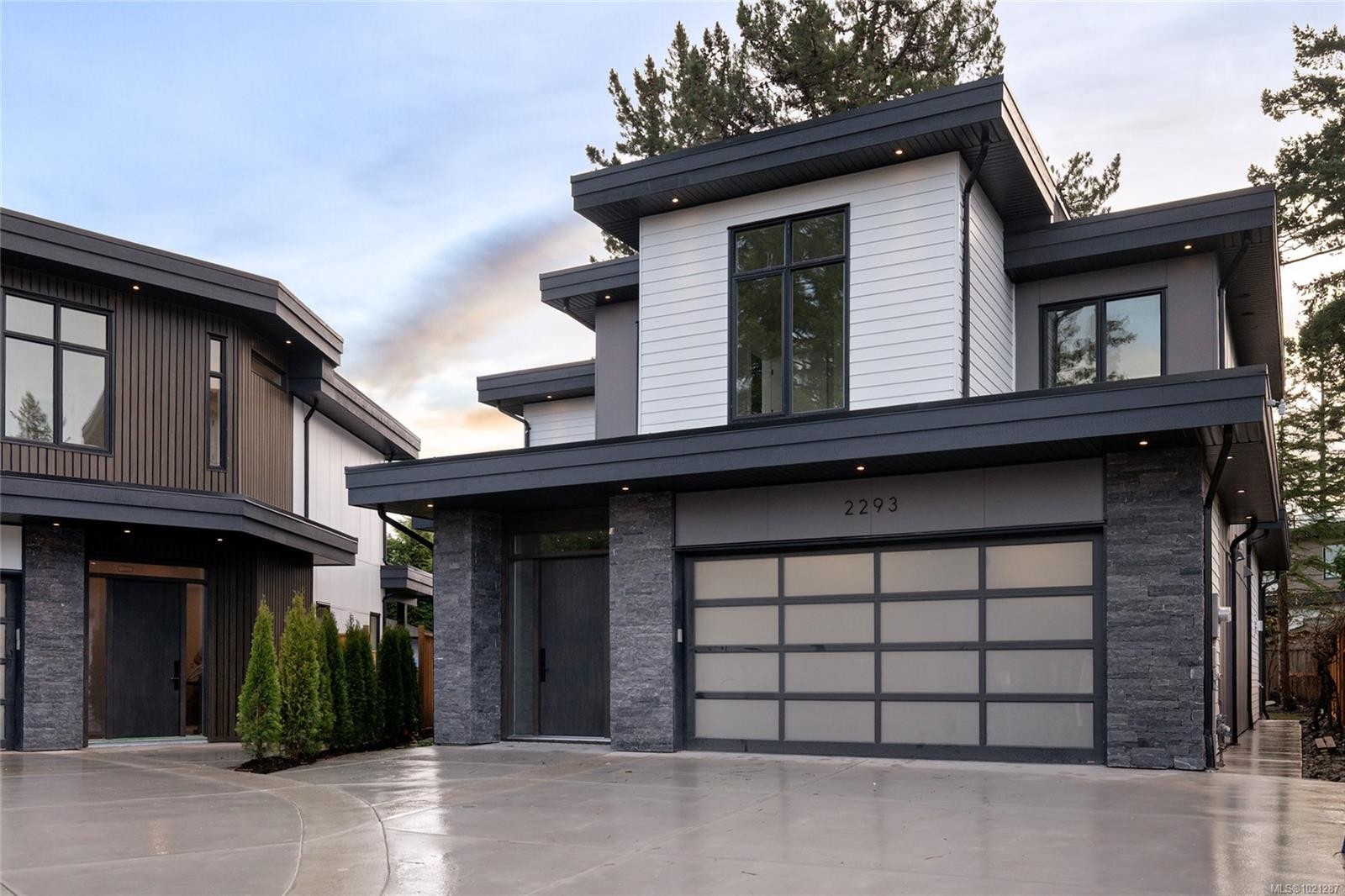 2293 Adela Pl, Sidney, BC